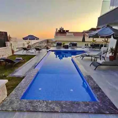 Centrally Located Luxury Villa: Alesta Villa Kas