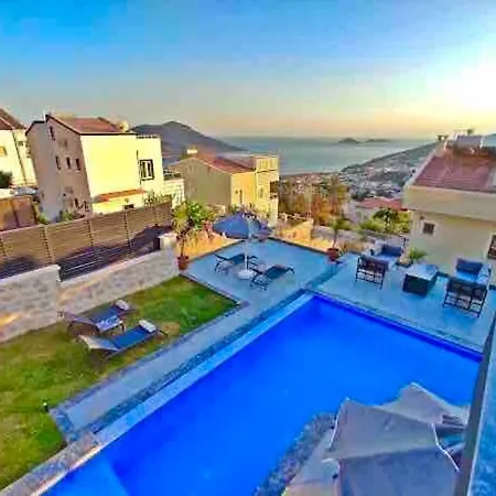 Villa Centrally Located Luxury Villa: Alesta *