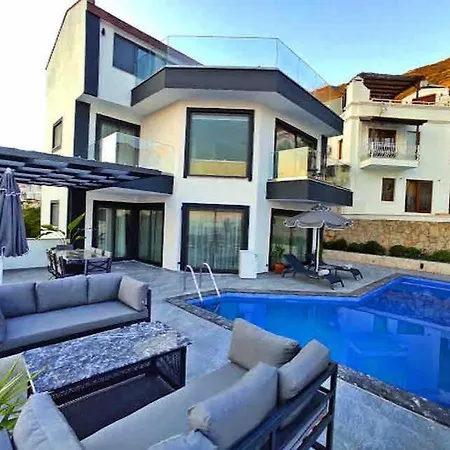 Centrally Located Luxury Villa: Alesta Kas
