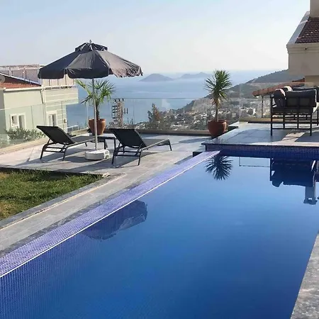 Centrally Located Luxury Villa: Alesta Villa *