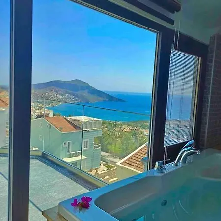 Centrally Located Luxury Villa: Alesta * Kas