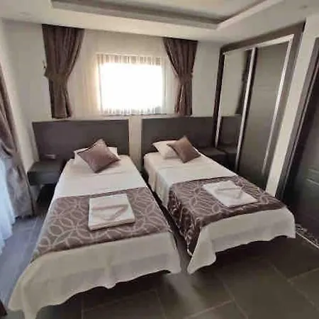 Centrally Located Luxury Villa: Alesta Villa
