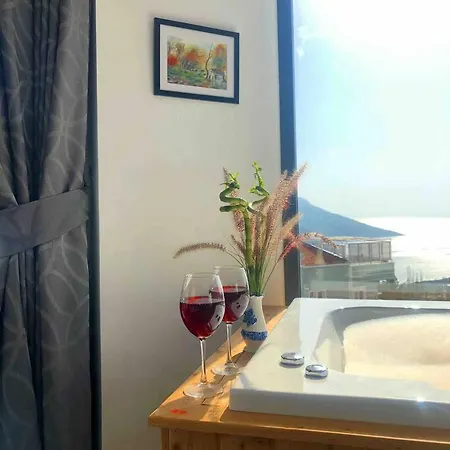 Centrally Located Luxury Villa: Alesta Kas