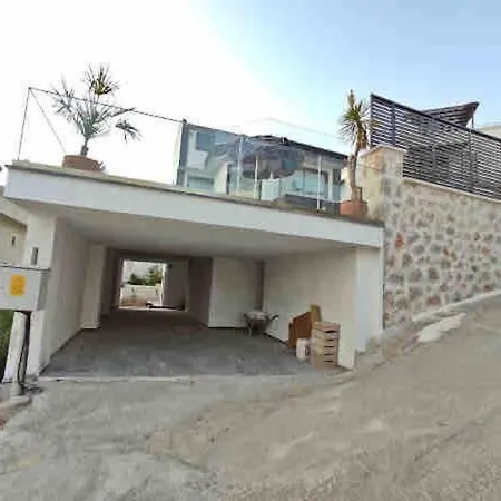 Centrally Located Luxury Villa: Alesta Kas